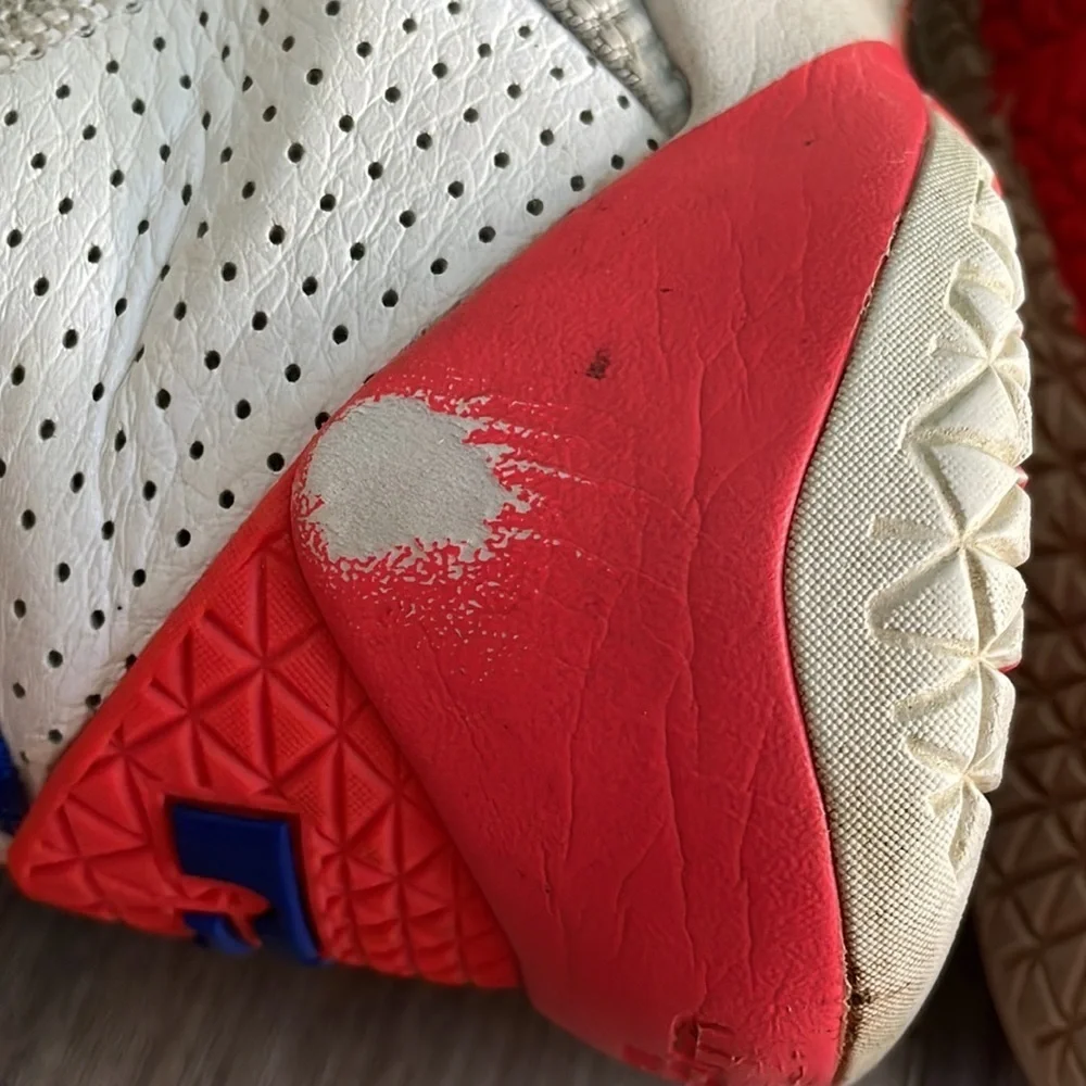 Nike preowned tear